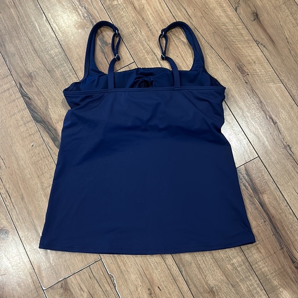 Lands End chlorine resistant navy tankini top 8 - Picture 2 of 4